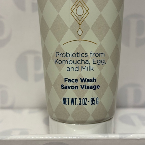 Perfectly Posh EggsActly Right Face Wash - Picture 3 of 8